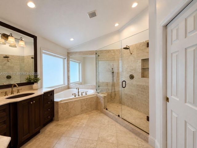 2616 Oakbrook Ct, Weston, FL 33332