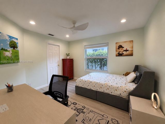 2616 Oakbrook Ct, Weston, FL 33332