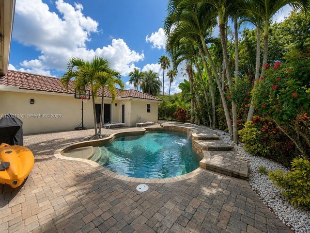 2616 Oakbrook Ct, Weston, FL 33332