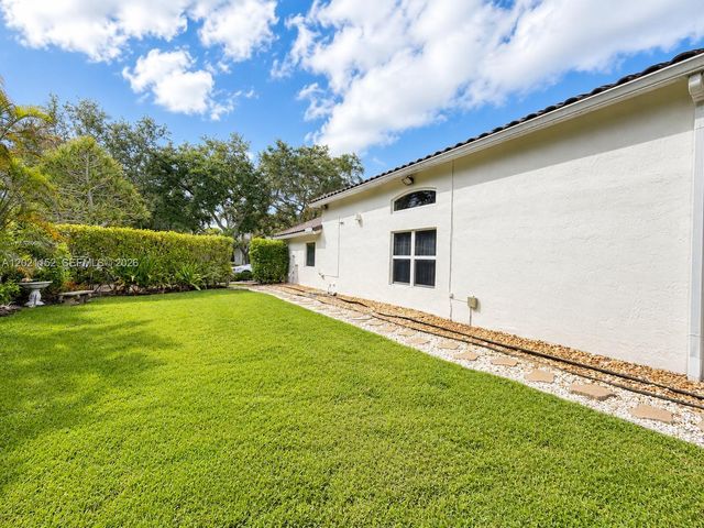 2616 Oakbrook Ct, Weston, FL 33332