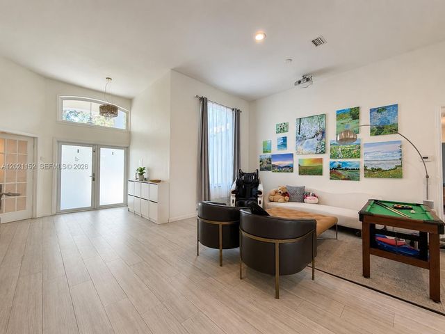 2616 Oakbrook Ct, Weston, FL 33332