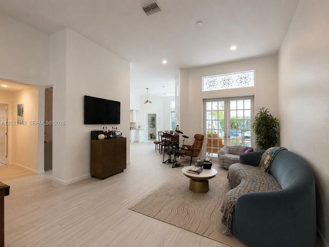 2616 Oakbrook Ct, Weston, FL 33332