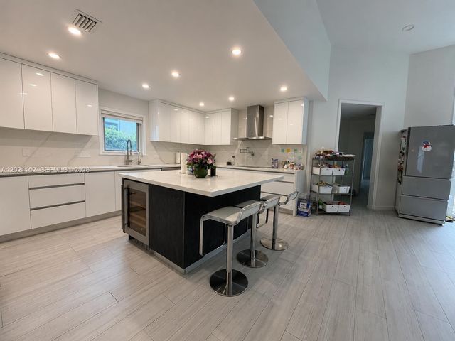 2616 Oakbrook Ct, Weston, FL 33332