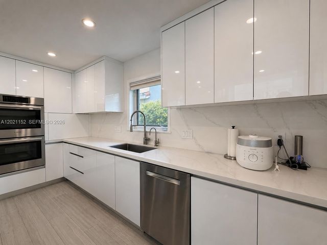 2616 Oakbrook Ct, Weston, FL 33332