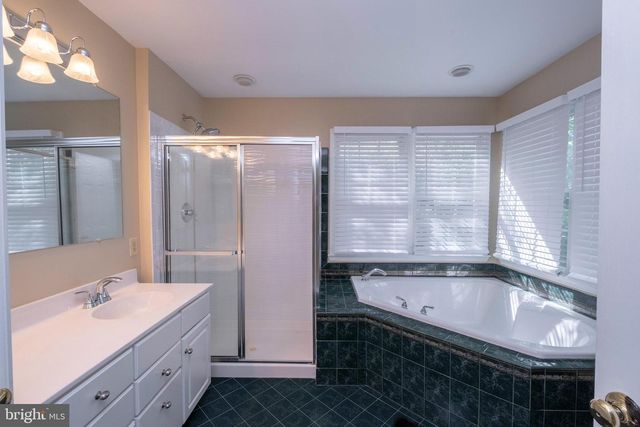 3940 KATHRYN JEAN CT, Fairfax, VA 22033