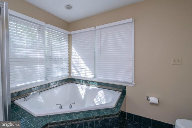 3940 KATHRYN JEAN CT, Fairfax, VA 22033