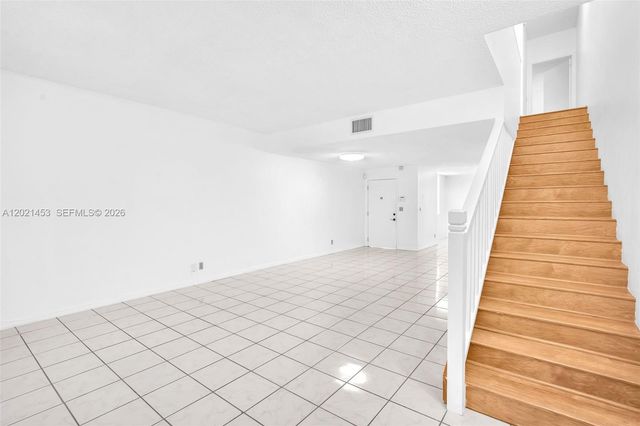 800 Sorrento Dr. 2, Weston, FL 33326