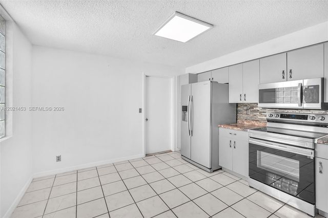 800 Sorrento Dr. 2, Weston, FL 33326