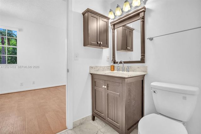 800 Sorrento Dr. 2, Weston, FL 33326