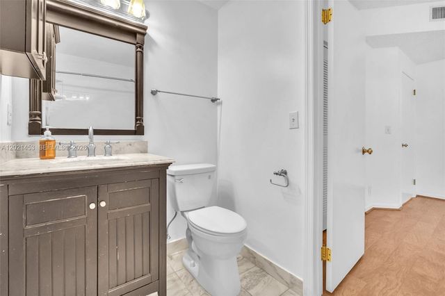 800 Sorrento Dr. 2, Weston, FL 33326