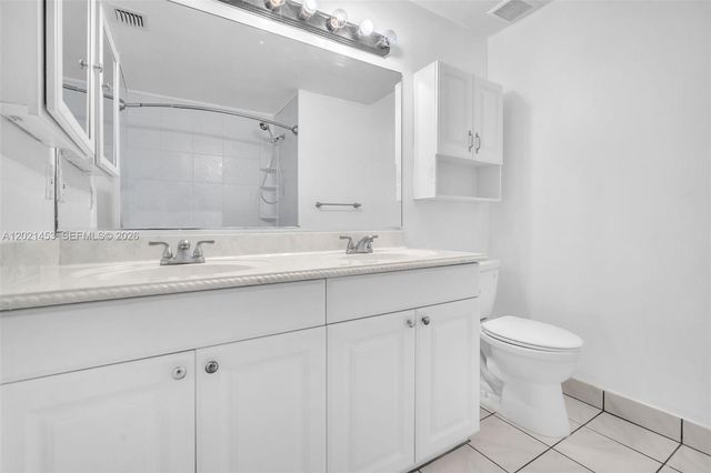 800 Sorrento Dr. 2, Weston, FL 33326