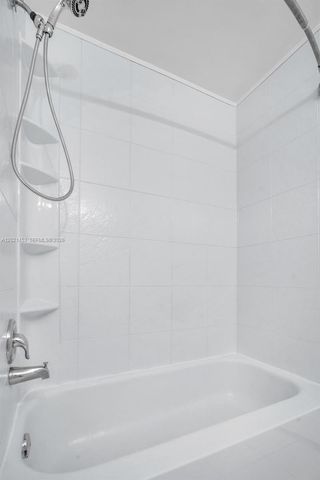 800 Sorrento Dr. 2, Weston, FL 33326