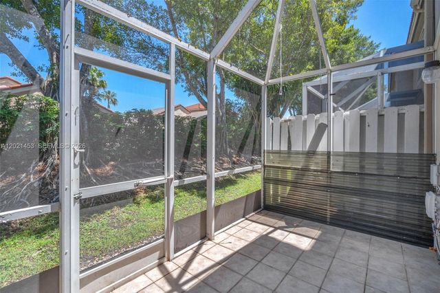 800 Sorrento Dr. 2, Weston, FL 33326