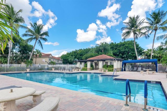 800 Sorrento Dr. 2, Weston, FL 33326