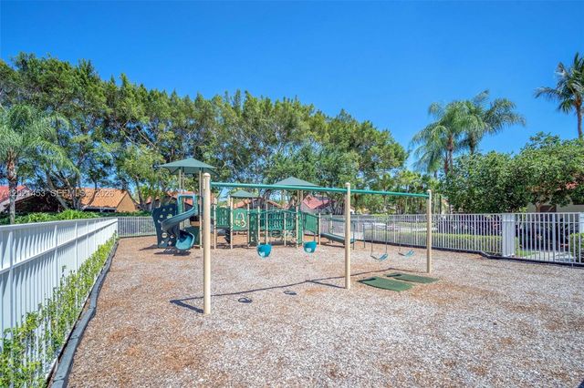 800 Sorrento Dr. 2, Weston, FL 33326