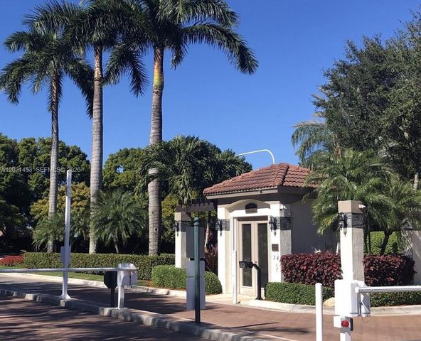 800 Sorrento Dr. 2, Weston, FL 33326