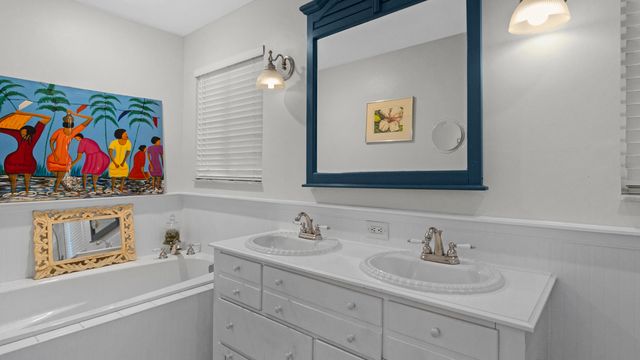 2750 NE 8TH Court, Pompano Beach, FL 33062