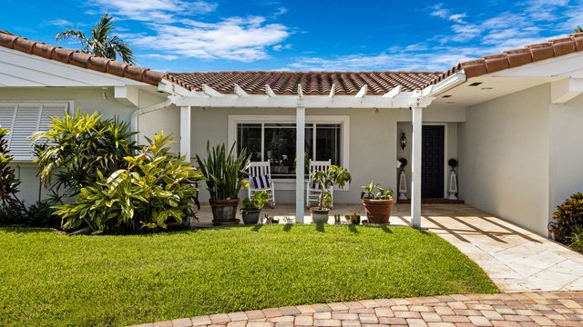 2750 NE 8TH Court, Pompano Beach, FL 33062