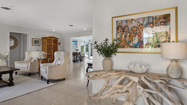2750 NE 8TH Court, Pompano Beach, FL 33062