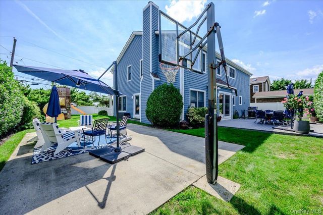 2064 Pacific Boulevard, Atlantic Beach, NY 11509
