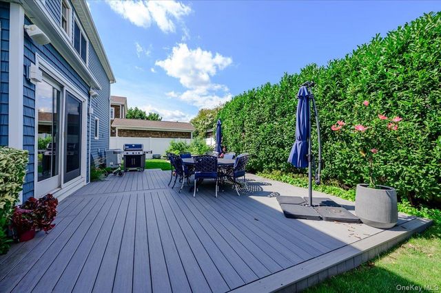 2064 Pacific Boulevard, Atlantic Beach, NY 11509