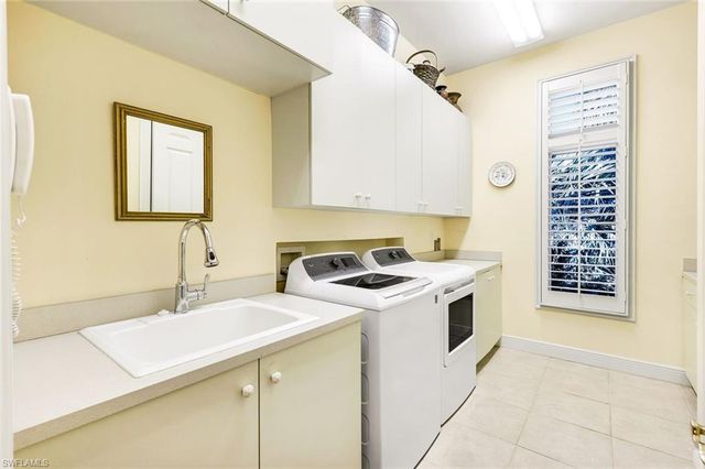 1468 Gormican LN, Naples, FL 34110