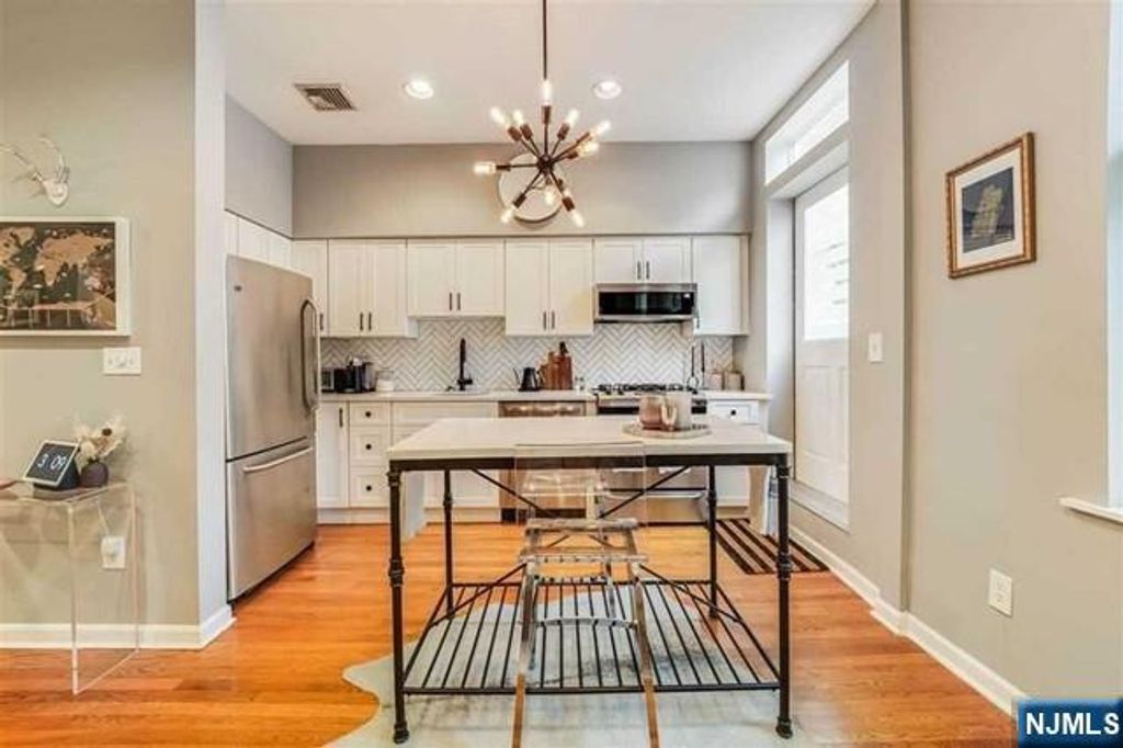 322 Hudson Street 2, Hoboken, NJ 07030