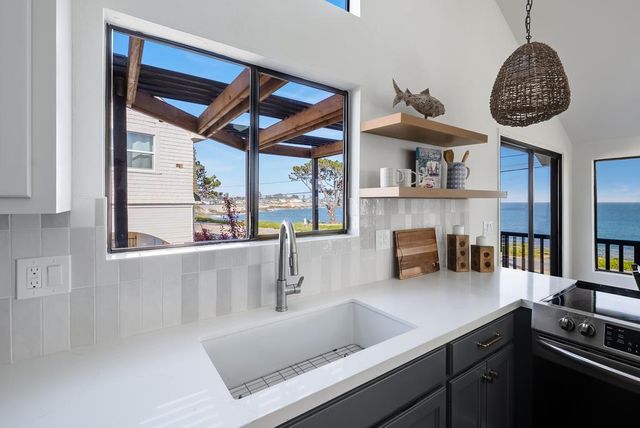 1212 W Cliff Drive, Santa Cruz, CA 95060