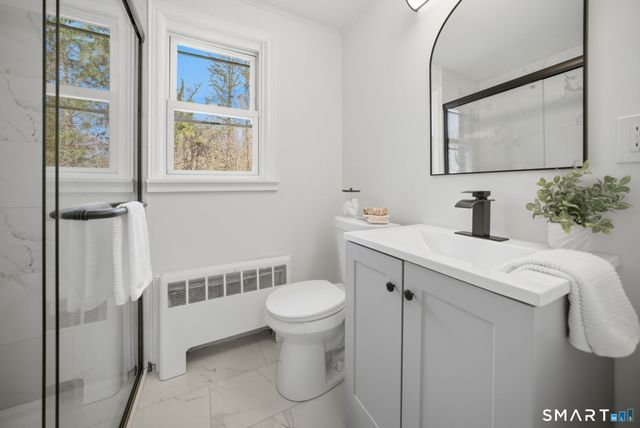 35 Dyer Avenue, Canton, CT 06019