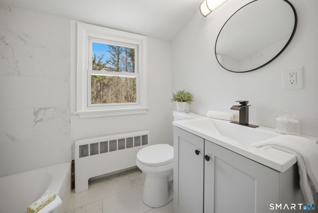 35 Dyer Avenue, Canton, CT 06019