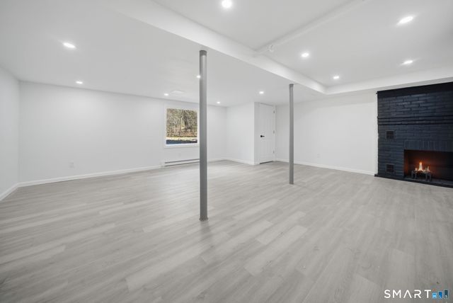 35 Dyer Avenue, Canton, CT 06019