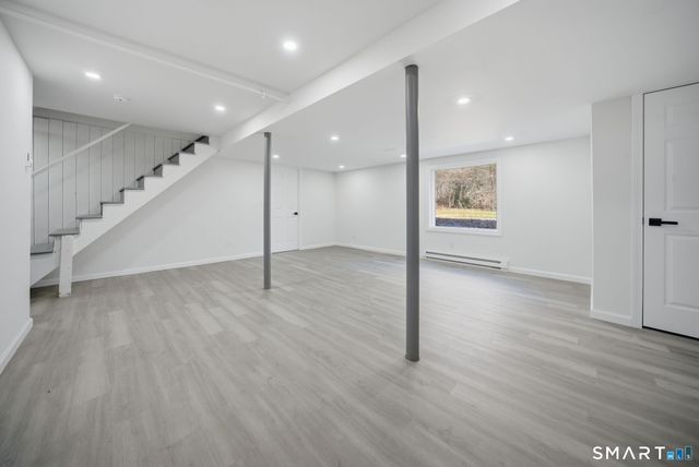 35 Dyer Avenue, Canton, CT 06019