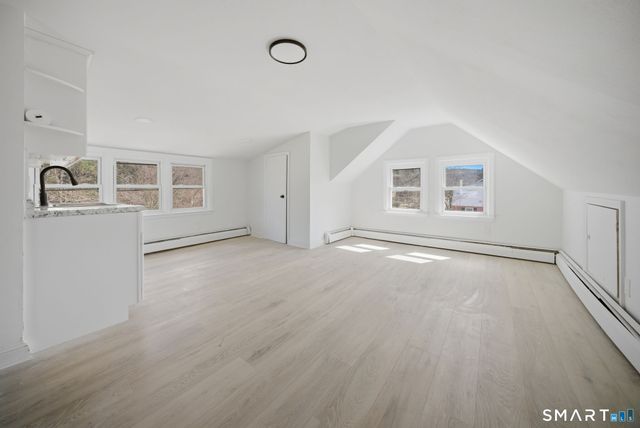 35 Dyer Avenue, Canton, CT 06019