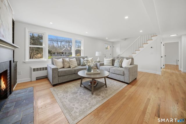 35 Dyer Avenue, Canton, CT 06019