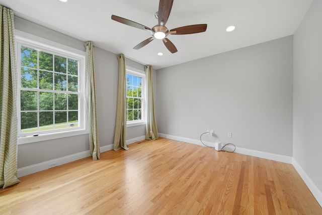 24 Piper Lane, Pelham, NH 03076