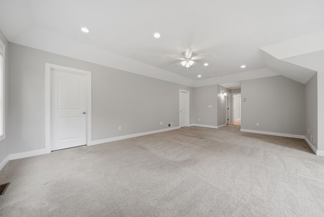 24 Piper Lane, Pelham, NH 03076