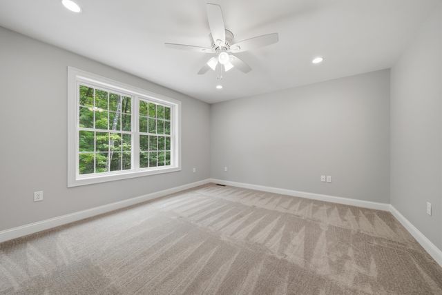 24 Piper Lane, Pelham, NH 03076