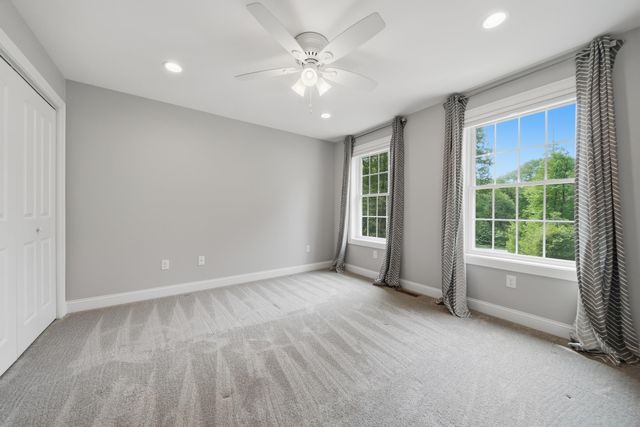 24 Piper Lane, Pelham, NH 03076