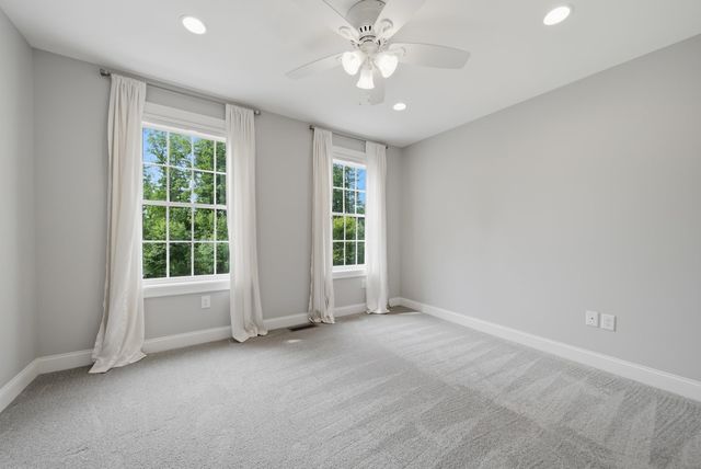 24 Piper Lane, Pelham, NH 03076