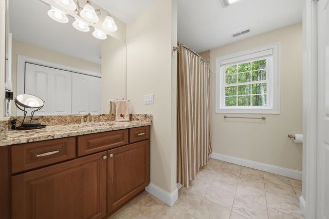 24 Piper Lane, Pelham, NH 03076