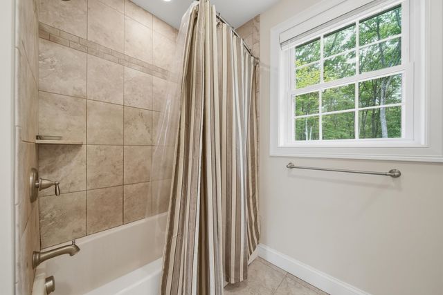 24 Piper Lane, Pelham, NH 03076
