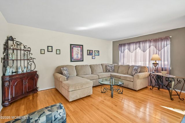 20 Jay Court, Hazlet, NJ 07730