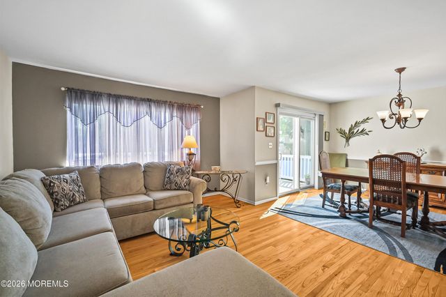20 Jay Court, Hazlet, NJ 07730