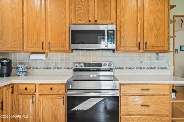 20 Jay Court, Hazlet, NJ 07730