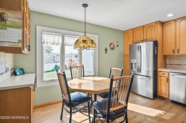 20 Jay Court, Hazlet, NJ 07730