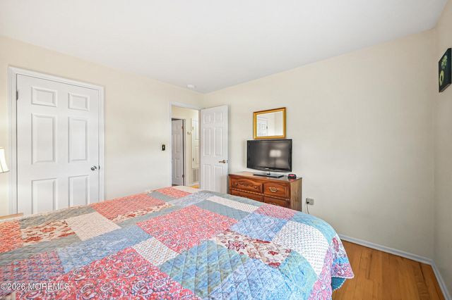 20 Jay Court, Hazlet, NJ 07730