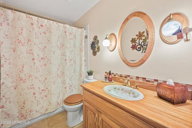 20 Jay Court, Hazlet, NJ 07730