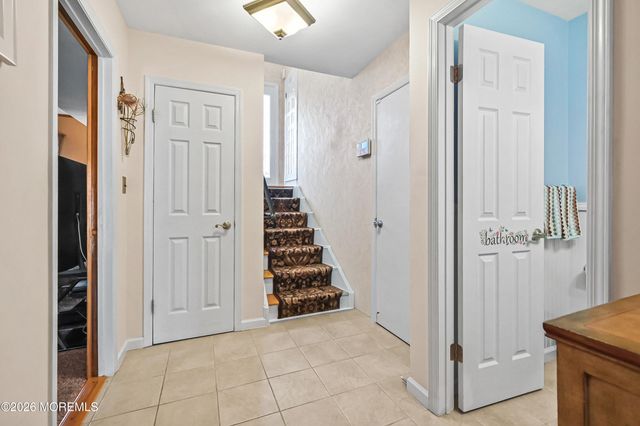 20 Jay Court, Hazlet, NJ 07730