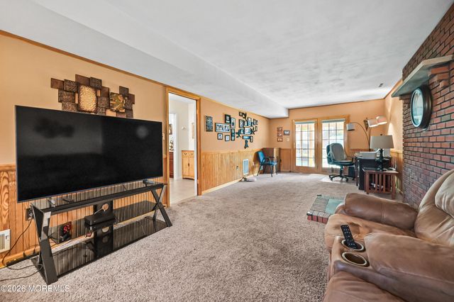 20 Jay Court, Hazlet, NJ 07730