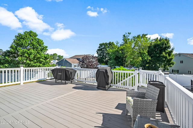 20 Jay Court, Hazlet, NJ 07730